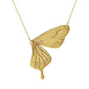 羽を閉じた蝶のペンダント